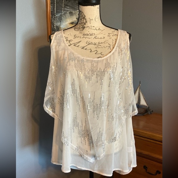 Maurice’s 1xl top - Picture 1 of 4